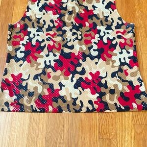 Vibrant Camouflage Women Cinq top